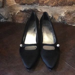 New Stuart Weitzman Black Satin Kitten Heels 9N